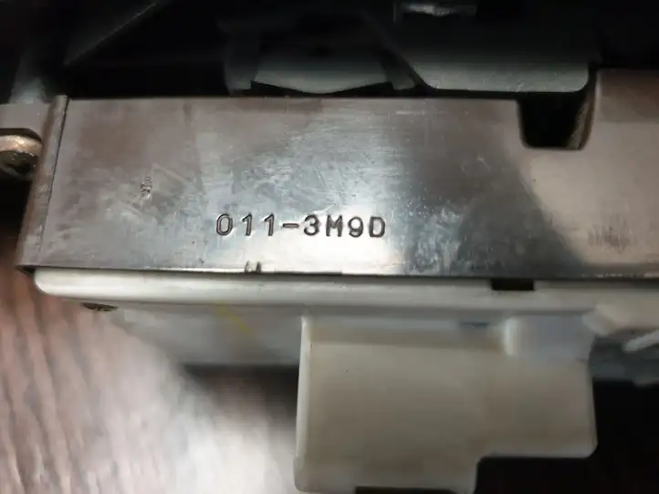Toyota Yaris (1999 - 2003) 0113M9D Блок кнопок стеклоподъемников — фото 3