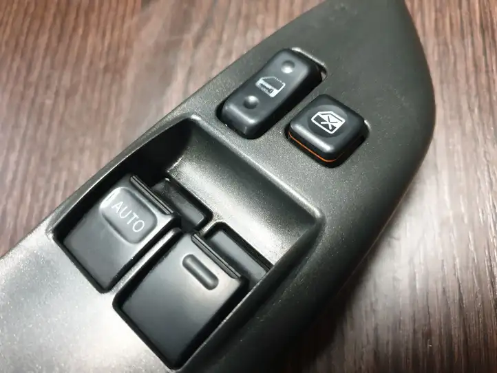 Toyota Yaris (1999 - 2003) 0113M9D Блок кнопок стеклоподъемников — фото 4