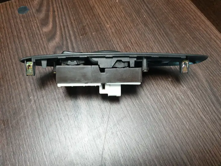 Toyota Yaris (1999 - 2003) 0113M9D Блок кнопок стеклоподъемников — фото 8