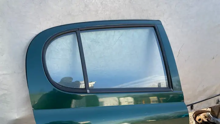 Toyota Yaris (1999 - 2003) 6711352010 Задняя дверь — фото 8