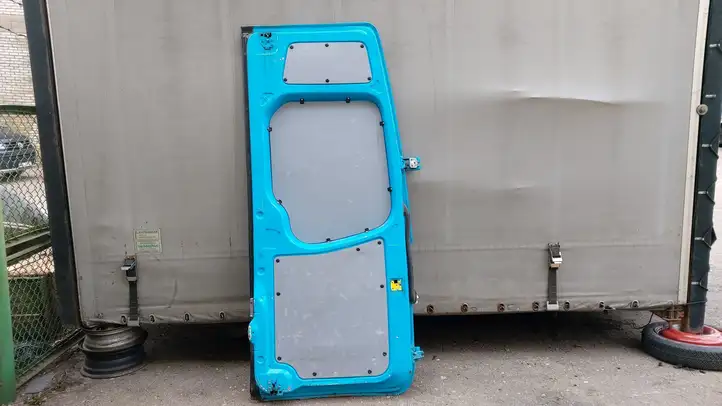 Mercedes-Benz Sprinter W906 (2006 - 2018) 9067400905 Задняя дверь — фото 3