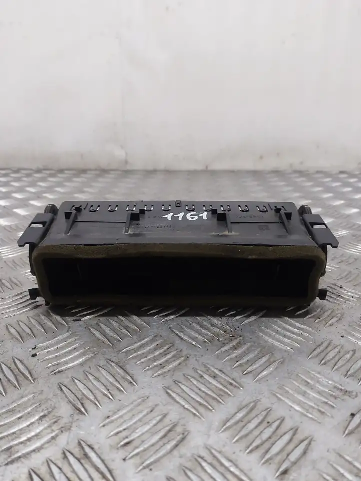 Opel Astra H (2004 - 2009) 24465731 Центральный воздушный дефлектор — фото 2