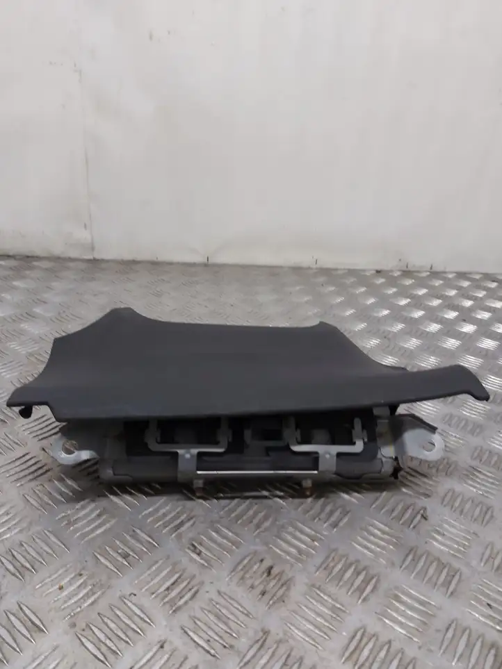 Toyota Auris 150 (2006 - 2012) Подушка безопасности пассажира — фото 2