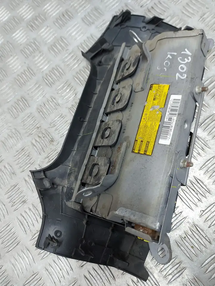 Toyota Auris 150 (2006 - 2012) Подушка безопасности пассажира — фото 6