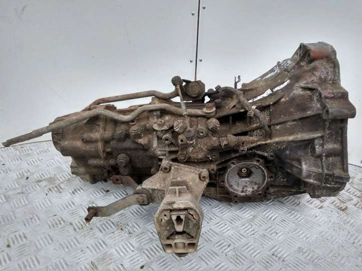 300044B Audi A6 S6 C4 4A Mechaninė 6 pavarų dėžė