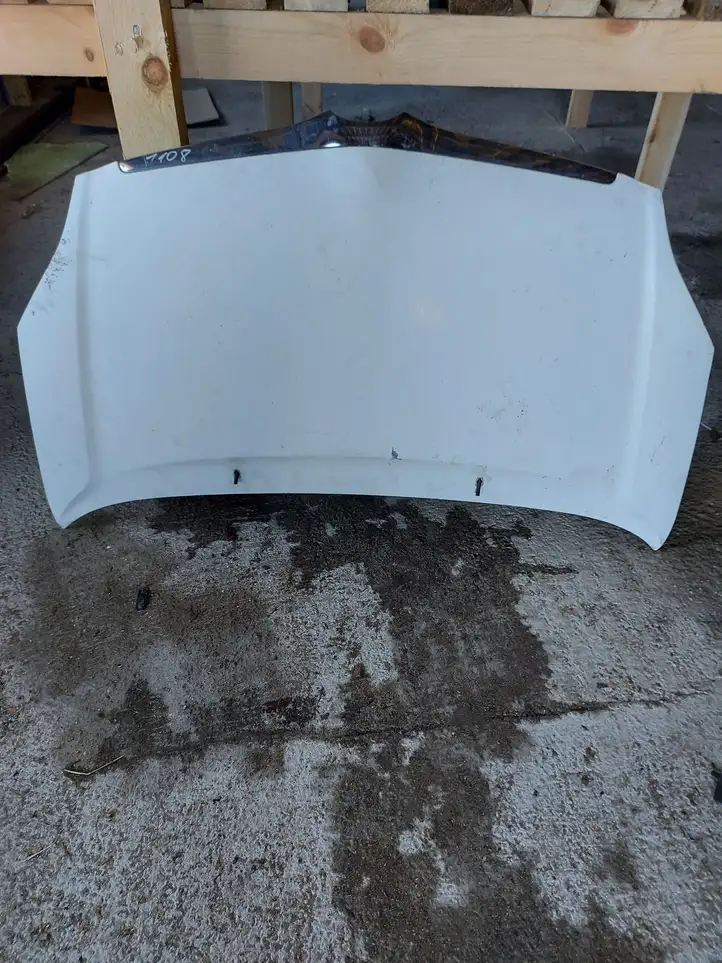 Toyota Corolla Verso E121 (2001 - 2004)   Капот