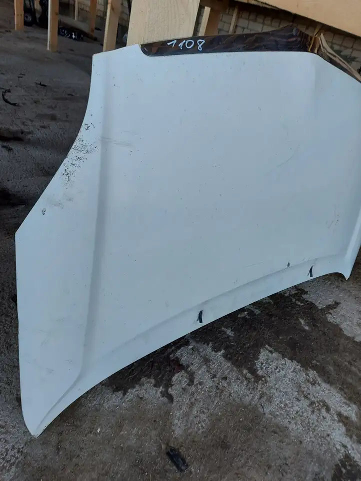 Toyota Corolla Verso E121 (2001 - 2004)   Капот