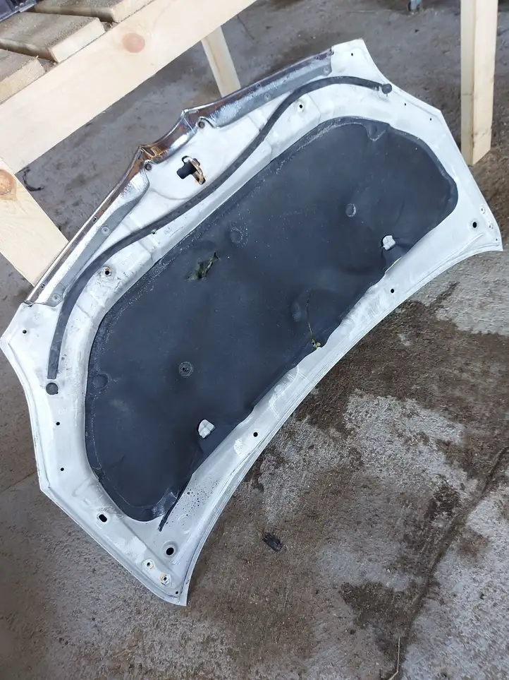 Toyota Corolla Verso E121 (2001 - 2004)   Капот