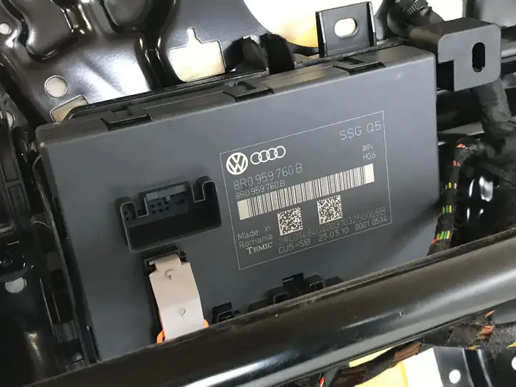 Audi Q5 SQ5 (2012 - 2017) 8R0881105E Переднее сиденье водителя — фото 9