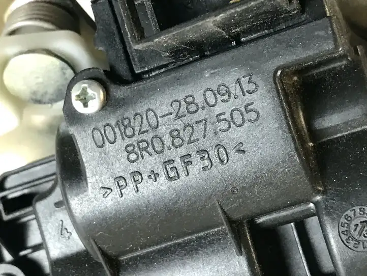 Audi Q3 8U (2011 - 2014) 8R0827505 Замок крышки багажника — фото 3
