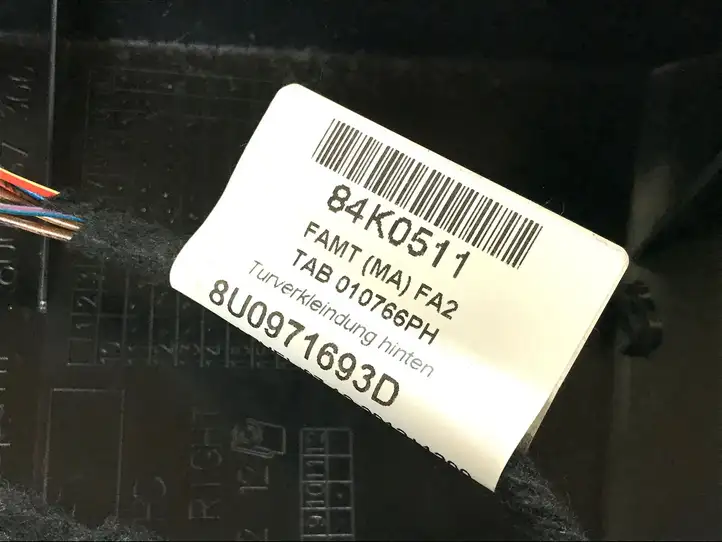Audi Q3 8U (2011 - 2014) 8U0867306 Обшивка задней двери — фото 7