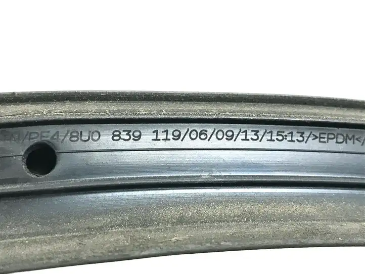 (2014 - 2018) 8U0839119 Уплотнитель передней двери (кузов) — фото 3