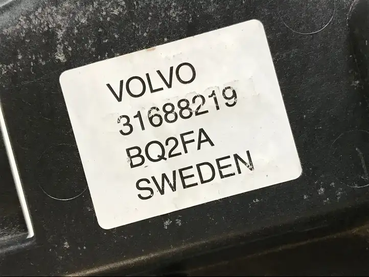 Volvo S90, V90 (2016 - 2020) 31688219 Площадка аккумулятора — фото 11