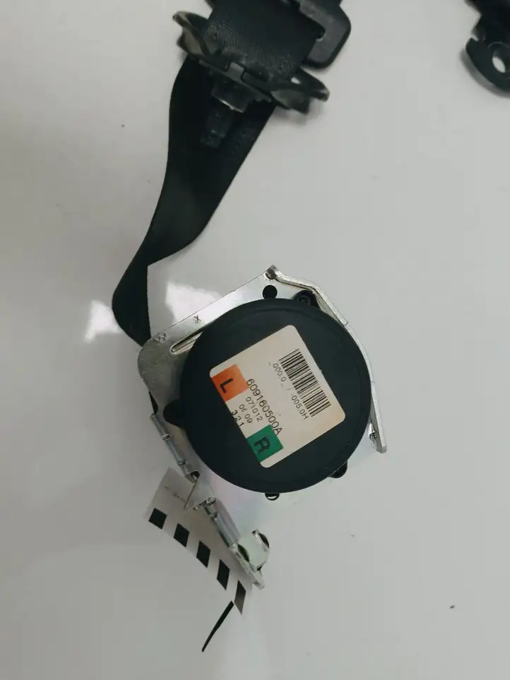 Opel Corsa D (2006 - 2010) 609160500A Задний ремень безопасности — фото 3