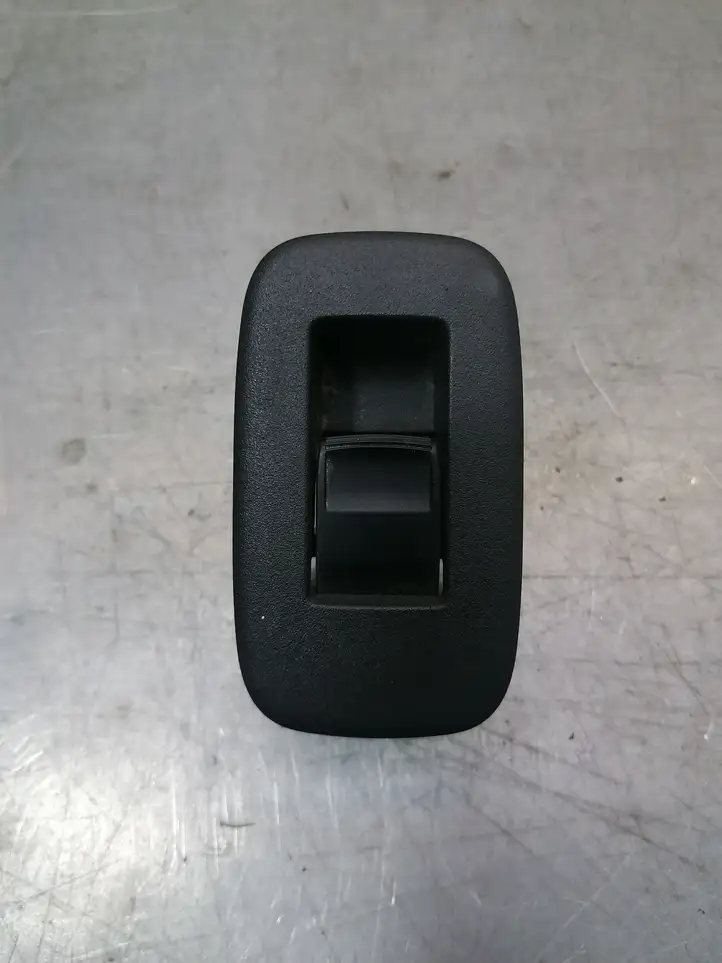 Toyota Auris 150 (2006 - 2012) Кнопка стеклоподъемников — фото 1