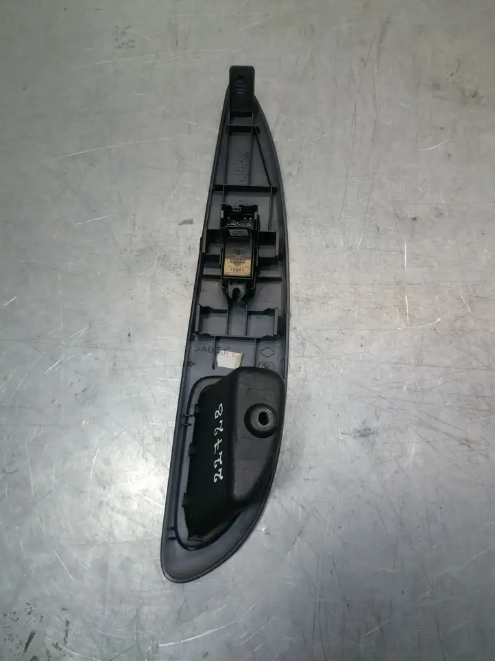 Nissan Primera (2001 - 2008) 25411AV600 Блок кнопок стеклоподъемников — фото 2