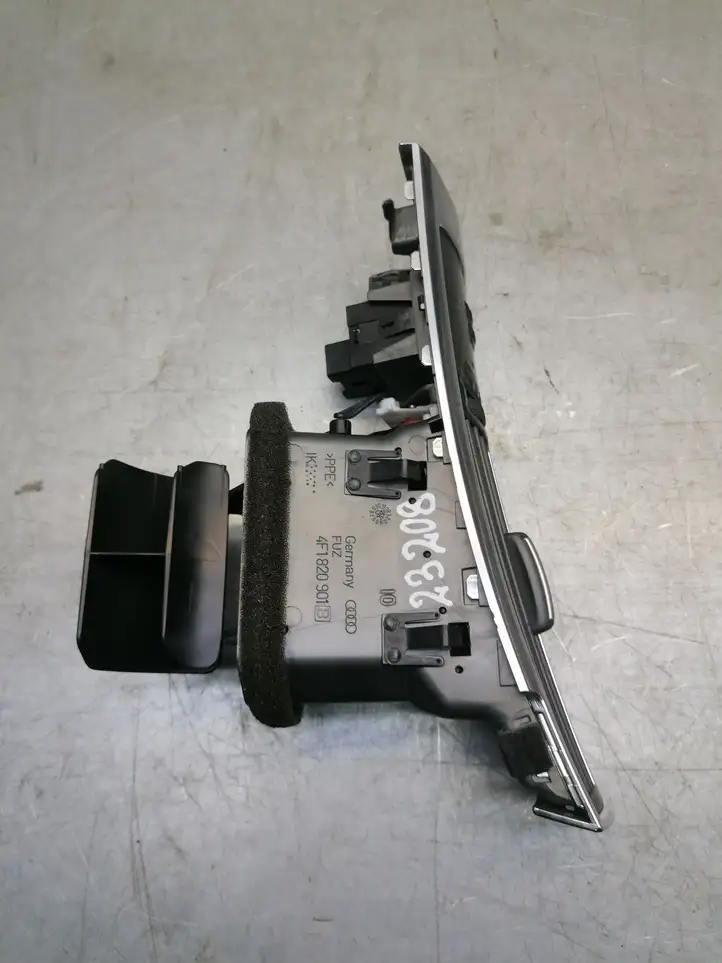 Audi A6 S6 C6 4F (2004 - 2008) 4F1820901B Боковой воздушный дефлектор — фото 3