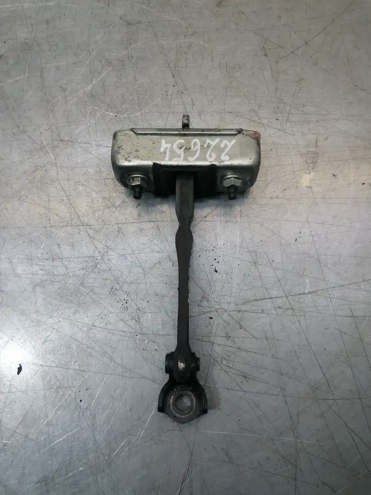 Toyota Auris 150 (2006 - 2012) 130RL Ограничитель задней двери — фото 1