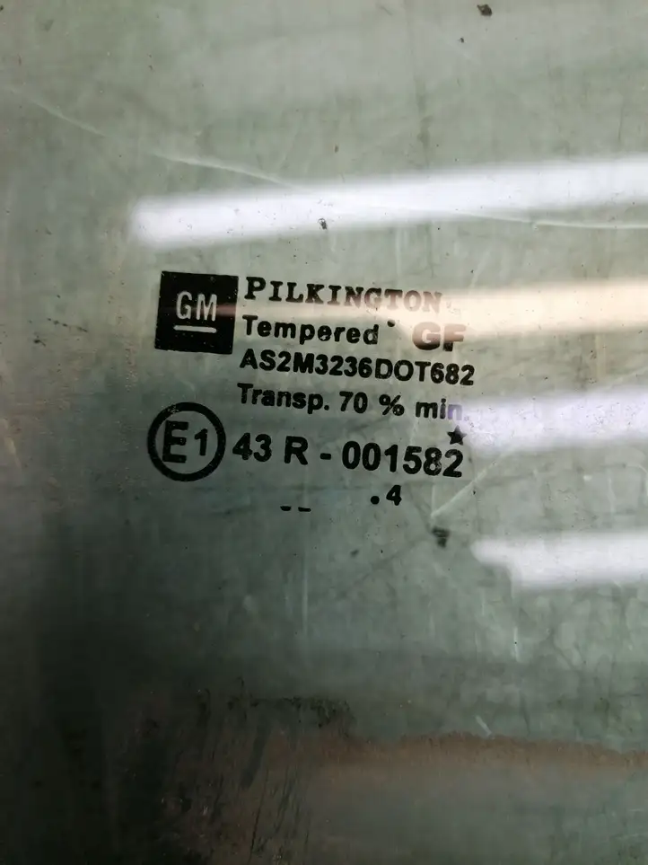 Opel Astra H (2004 - 2009) E143R001582 Стекло задней двери — фото 2