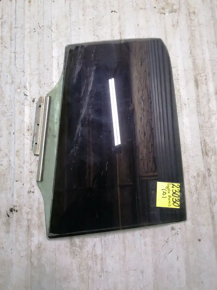Toyota Auris 150 (2006 - 2012) E643R00048 Стекло задней двери — фото 3