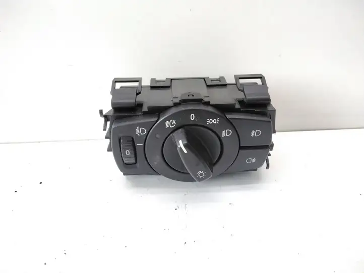 BMW 3 E90 E91 (2005 - 2012) 6932792 Включатель фонарей — фото 1