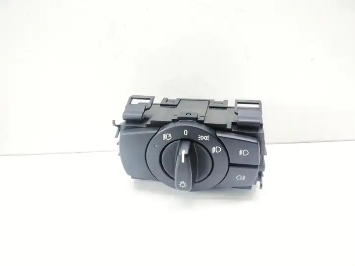 BMW 3 E90 E91 (2005 - 2012) 6932796 Включатель фонарей — фото 1