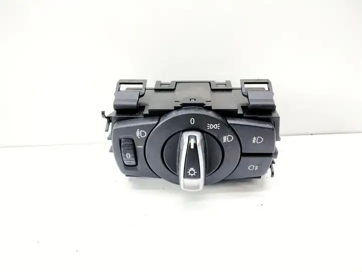 BMW 3 E90 E91 (2005 - 2012) 9169405 Включатель фонарей — фото 1