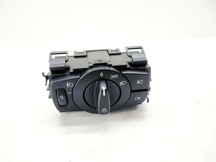 BMW 3 E90 E91 (2005 - 2012) 6932794 Включатель фонарей — фото 1