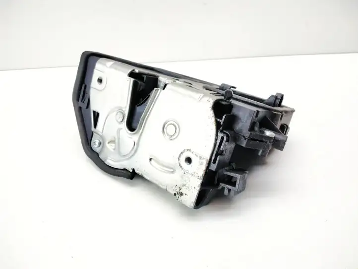 BMW 3 E90 E91 (2005 - 2012) Замок задней двери — фото 3