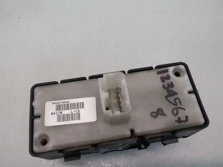 Jeep Grand Cherokee (WK) (2004 - 2010) 04602786AA Блок кнопок стеклоподъемников — фото 2