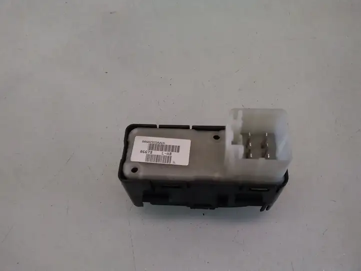 Jeep Grand Cherokee (WK) (2004 - 2010) 04602933AA Блок кнопок стеклоподъемников — фото 3