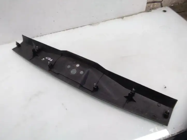 Ford Fiesta (2000 - 2005)  2S61A40352 Отделка порога багажника