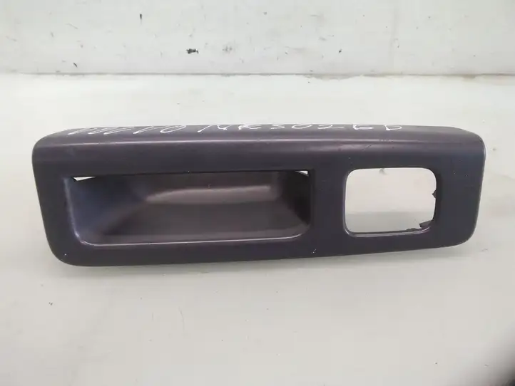 Volvo V50 (2004 - 2008) 8679478 Накладка кнопки стеклоподъемника — фото 1