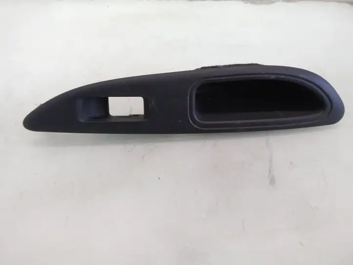 Nissan Primera (2001 - 2008) 82961AV760 Накладка кнопки стеклоподъемника — фото 1
