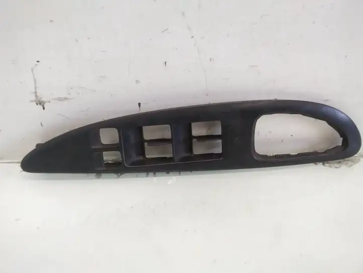 Nissan Primera (2001 - 2008) 80961AV600 Накладка кнопки стеклоподъемника — фото 1