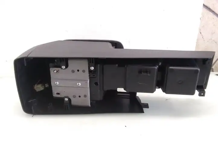 Subaru Forester SH (2008 - 2013) 9211333200 Центральная консоль — фото 3