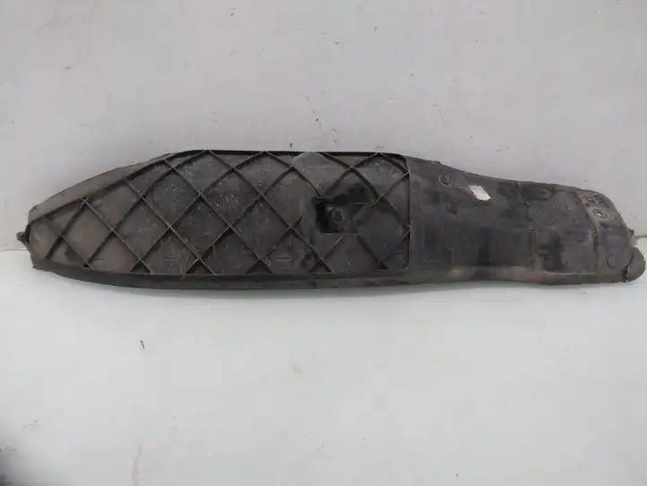 Volkswagen Polo (2005 - 2009)  6Q0821112 Передний брызговик