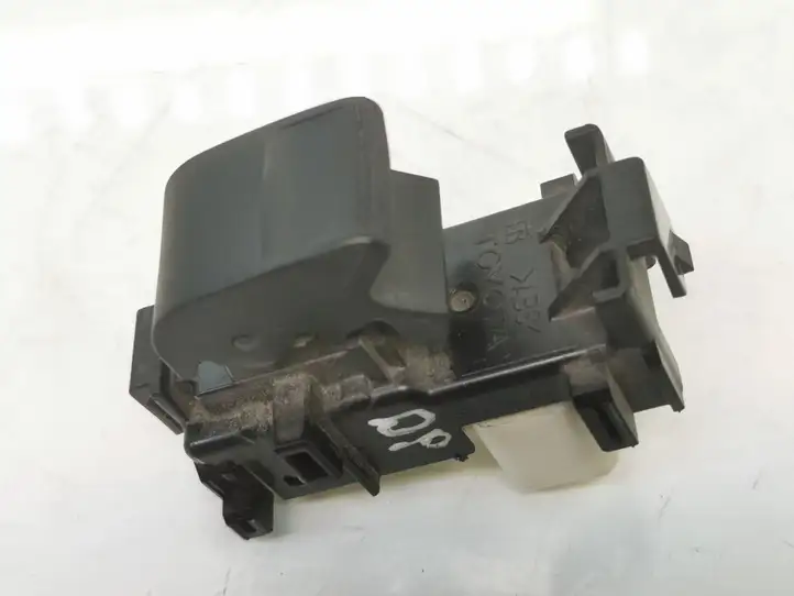 Toyota Yaris (2005 - 2009) 1928294 Блок кнопок стеклоподъемников — фото 2