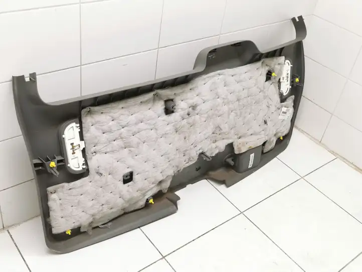 Chrysler Voyager (2004 - 2007) 04754923AA Комплект обшивки крышки багажника — фото 3
