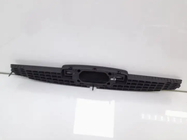 Audi A3/S3 8P (2004 - 2008) 8P0819635 Накладка центрального динамика — фото 4