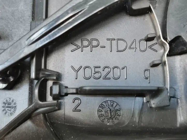 Peugeot 308 (2007 - 2013) Y05201Q2 Боковой воздушный дефлектор — фото 6