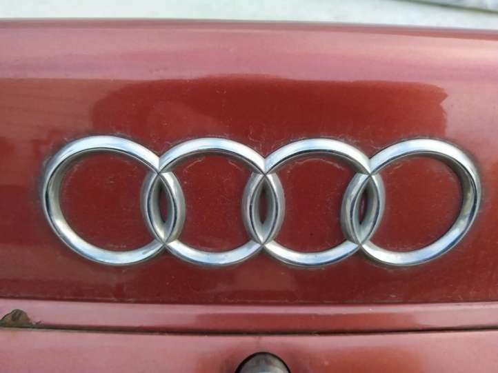 Audi A4 S4 B5 8D Gamintojo ženkliukas