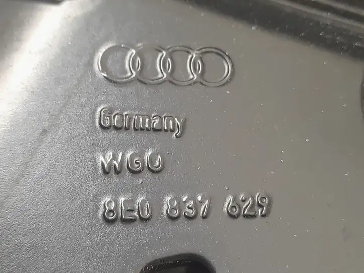 Audi A4 S4 B6 8E 8H (2000 - 2006) 8E0837629 Рамка стекла передней двери — фото 4