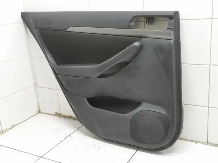 Toyota Avensis T250 (2006 - 2009) 6764005A20B0 Обшивка задней двери — фото 1