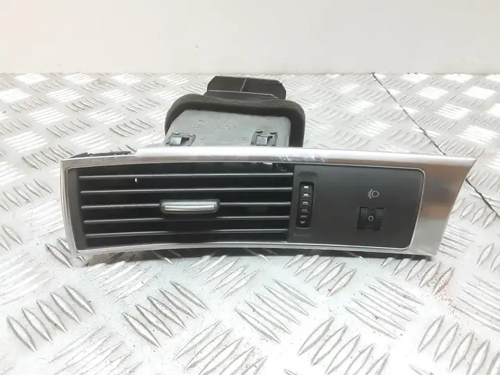 Audi A6 S6 C6 4F (2004 - 2008) 4F1820901C Боковой воздушный дефлектор — фото 1