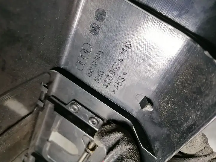 Audi A8 S8 D3 4E (2002 - 2005) 4E0863471B Отделка порога багажника — фото 2