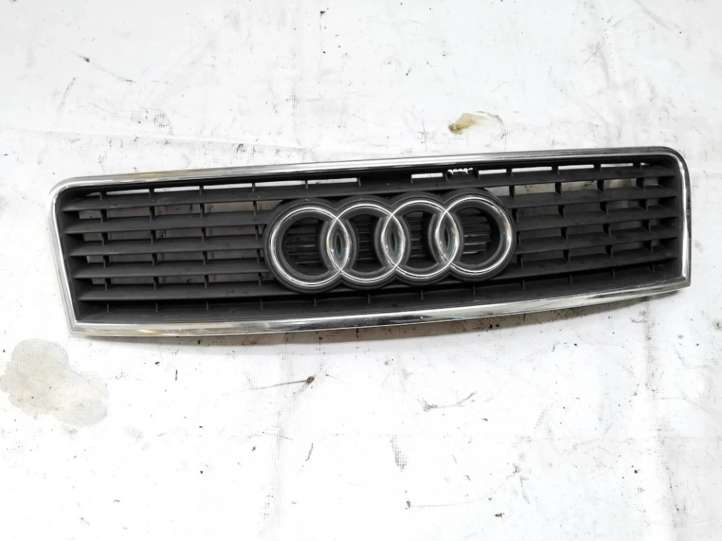 4B0853651F Audi A6 S6 C5 4B Grotelės priekinės