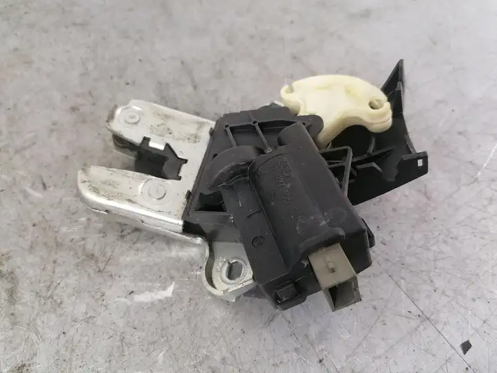 Audi A8 S8 D3 4E (2002 - 2005) 4F5827505D Замок крышки багажника — фото 1