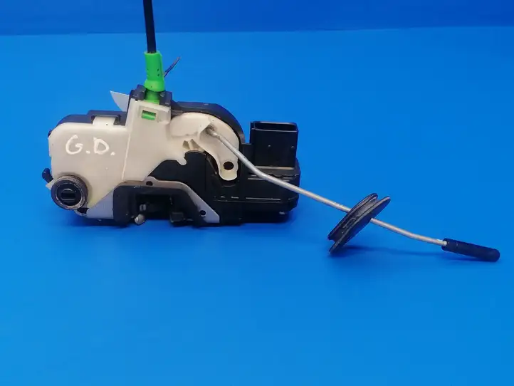 Opel Insignia A (2008 - 2017)  13503178 Замок задней двери