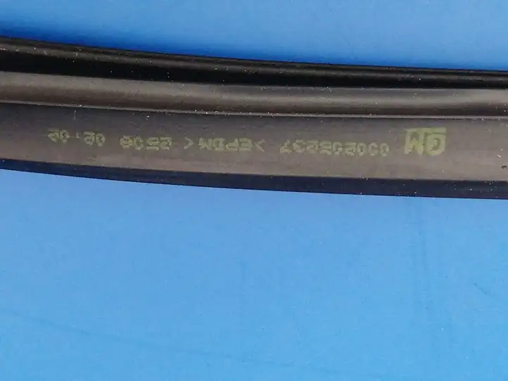 Opel Insignia A (2008 - 2017) 13256895LH Уплотнитель стекла задней двери — фото 5